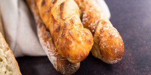 Les différences clés entre une baguette de pain normale et une baguette de pain traditionnelle
